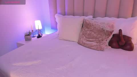 Snapshot of aliceveraa_ chatting on 03/10/25, 04:35 Alice Vera online show from 03/10/25, 04:35