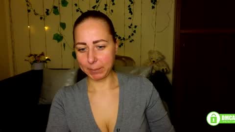 Snapshot of alicewonderkiss chatting on 03/31/26, 05:30 Alice online show from 03/31/26, 05:30