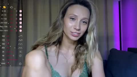 Snapshot of alicewonders_ chatting on 07/11/26, 08:33 Alice online show from 07/11/26, 08:33