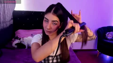 Snapshot of alicewoodville chatting on 12/27/24, 09:43 Alice online show from 12/27/24, 09:43