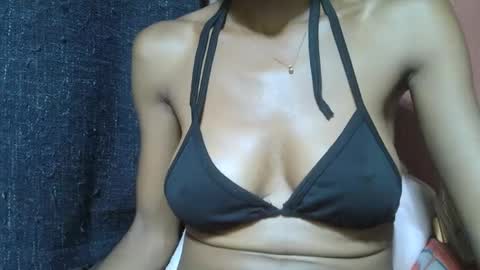 Snapshot of alicia253177 chatting on 03/10/25, 01:43 alicia253177 online show from 03/10/25, 01:43