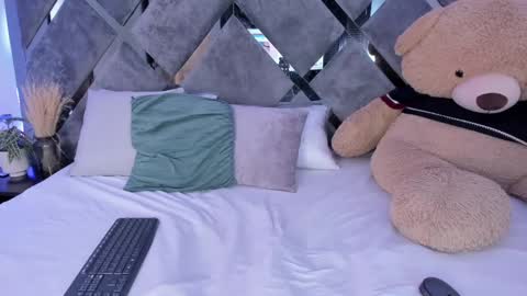 Alice  online show from 01/11/25, 04:03