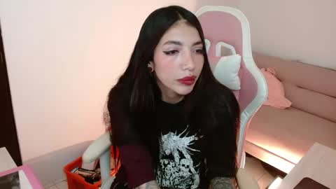 Snapshot of alicia_key_ chatting on 06/01/26, 05:20 ALICIA online show from 06/01/26, 05:20