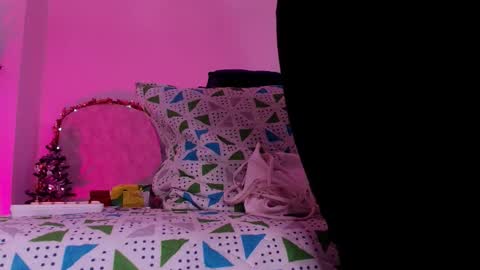 Alicia Kyse  online show from 12/14/25, 03:01