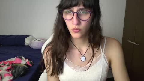 Snapshot of alicia_love29 chatting on 01/04/25, 05:58 Alice online show from 01/04/25, 05:58