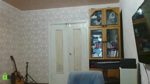 Snapshot of alicia_savory chatting on 12/19/24, 04:23 Alicia online show from 12/19/24, 04:23