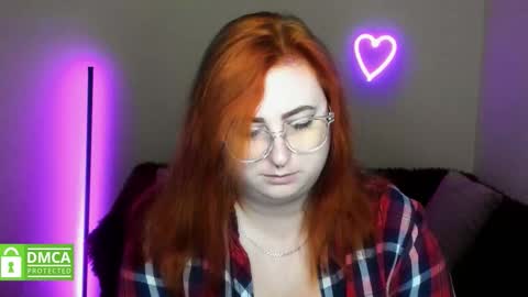 Snapshot of alicia_side_red chatting on 09/30/25, 05:45 Alicia online show from 09/30/25, 05:45