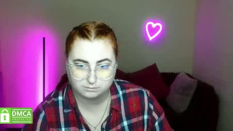 Snapshot of alicia_side_red chatting on 11/10/25, 12:26 Alicia online show from 11/10/25, 12:26