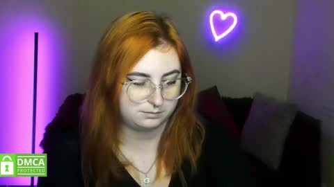 Snapshot of alicia_side_red chatting on 11/19/25, 06:46 Alicia online show from 11/19/25, 06:46