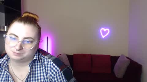 Snapshot of alicia_side_red chatting on 11/25/25, 06:46 Alicia online show from 11/25/25, 06:46