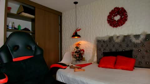 Snapshot of alicia_wonder_dl chatting on 12/16/25, 11:59 Ali online show from 12/16/25, 11:59