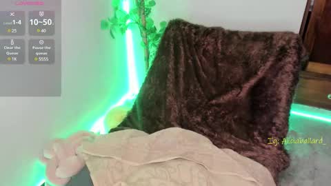 Jennyfer online show from 03/06/25, 11:31