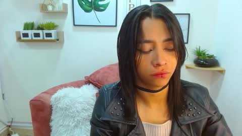 aliciacute    online show from 10/03/25, 08:17