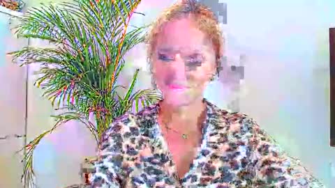 Alicia online show from 10/14/25, 01:23