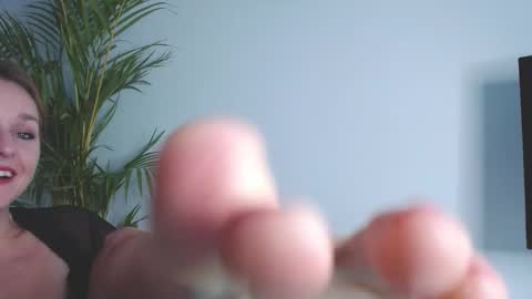 Alicia online show from 10/31/25, 07:42