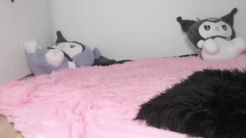 aliciamoon_ online show from 09/17/25, 08:21