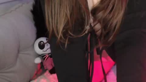 aliciamoon_ online show from 04/22/26, 04:19