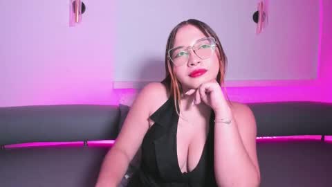 Alicia  online show from 03/01/26, 12:23