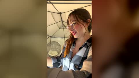 Alicia  online show from 05/19/26, 01:56