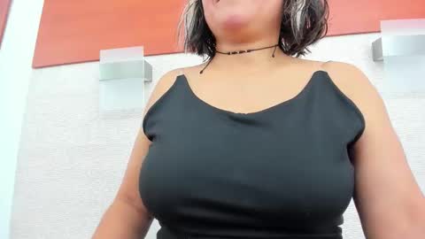 im tutti online show from 12/18/25, 02:06