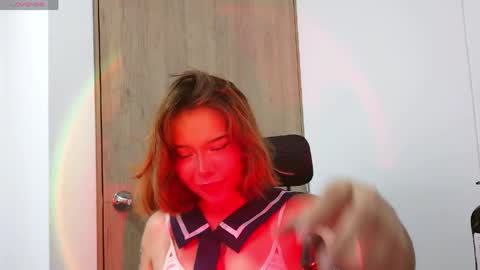 aliciia_23 online show from 04/16/26, 09:39