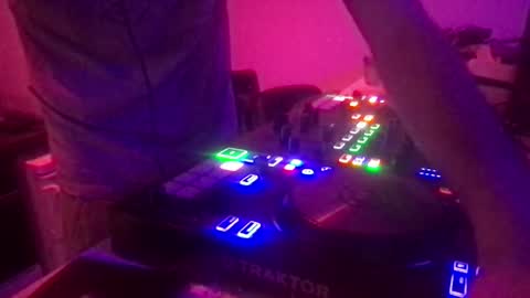 Snapshot of alien8720 chatting on 12/04/24, 06:17 busco rockera online show from 12/04/24, 06:17