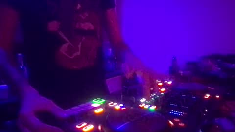 Snapshot of alien8720 chatting on 01/26/25, 01:31 busco rockera online show from 01/26/25, 01:31