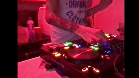 Snapshot of alien8720 chatting on 02/01/25, 06:29 busco rockera online show from 02/01/25, 06:29