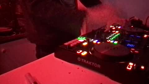 Snapshot of alien8720 chatting on 02/18/25, 05:42 busco rockera online show from 02/18/25, 05:42