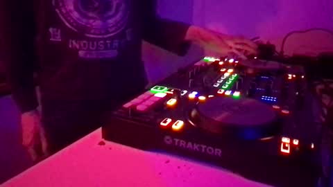 Snapshot of alien8720 chatting on 02/20/25, 06:13 busco rockera online show from 02/20/25, 06:13