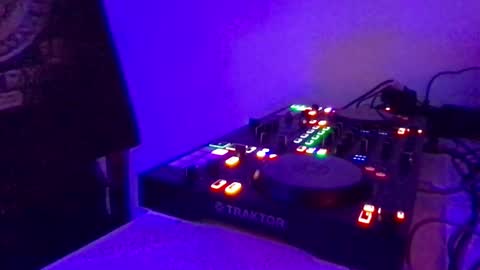 Snapshot of alien8720 chatting on 02/21/25, 06:59 busco rockera online show from 02/21/25, 06:59