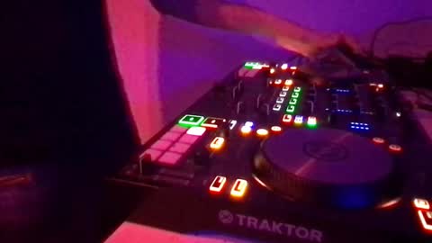 Snapshot of alien8720 chatting on 02/27/25, 07:04 busco rockera online show from 02/27/25, 07:04