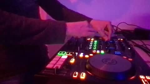 Snapshot of alien8720 chatting on 02/28/25, 08:28 busco rockera online show from 02/28/25, 08:28