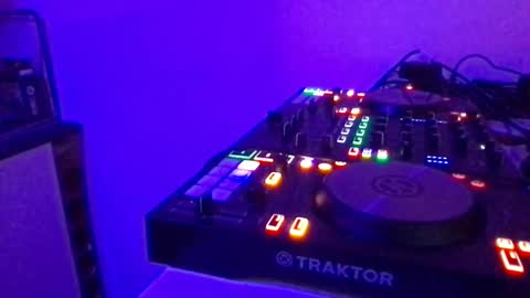 Snapshot of alien8720 chatting on 03/02/25, 01:16 busco rockera online show from 03/02/25, 01:16