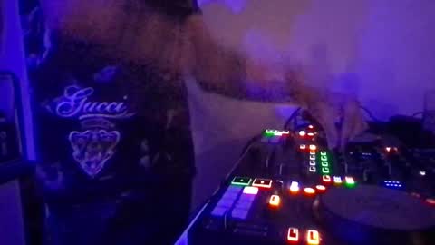 Snapshot of alien8720 chatting on 03/06/25, 06:48 busco rockera online show from 03/06/25, 06:48