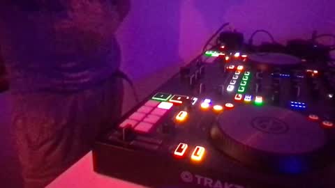 Snapshot of alien8720 chatting on 03/10/25, 06:34 busco rockera online show from 03/10/25, 06:34