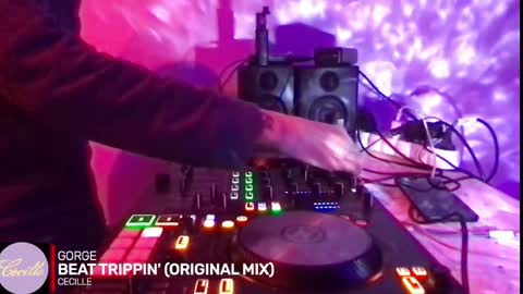 Snapshot of alien8720 chatting on 10/04/25, 07:01 busco rockera online show from 10/04/25, 07:01