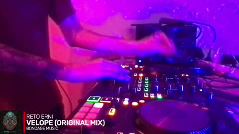 Snapshot of alien8720 chatting on 10/09/25, 05:55 busco rockera online show from 10/09/25, 05:55