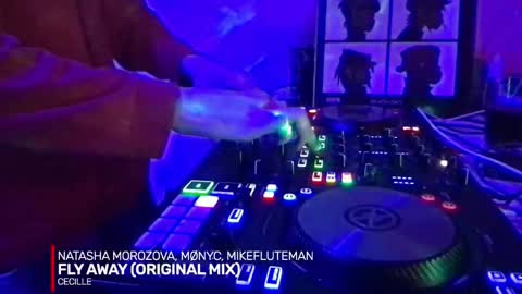 Snapshot of alien8720 chatting on 11/18/25, 07:07 busco rockera online show from 11/18/25, 07:07