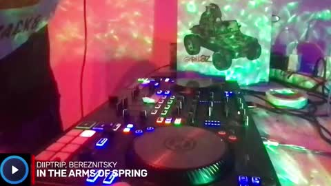 Snapshot of alien8720 chatting on 11/22/25, 06:51 busco rockera online show from 11/22/25, 06:51