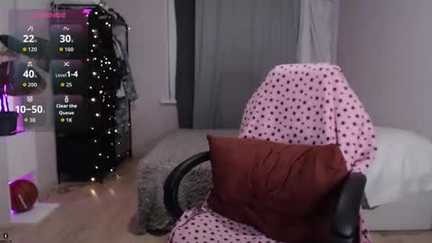 Mia online show from 09/25/25, 06:44