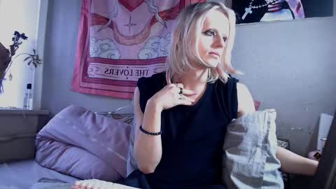 Alien Bella online show from 02/28/26, 01:23