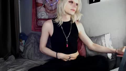 Alien Bella online show from 05/14/26, 11:55