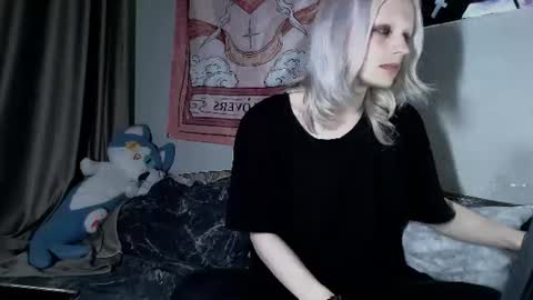Alien Bella online show from 06/21/26, 11:51