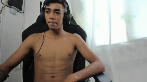 My name is Andrs and Im 18 years old. online show from 06/20/26, 03:04