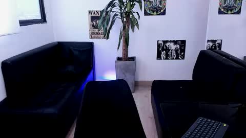 Snapshot of aliice_greco chatting on 02/08/26, 01:25 Alice online show from 02/08/26, 01:25