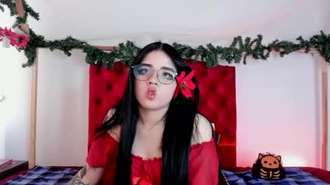 aliice_walker_ online show from 12/10/24, 05:33