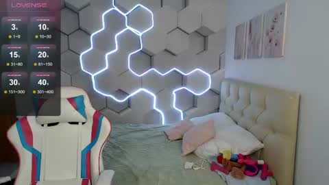 Snapshot of aliicemeow chatting on 06/11/26, 02:53 aliicemeow online show from 06/11/26, 02:53