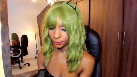 Snapshot of alika_houston chatting on 02/01/25, 07:13 IG Alik nasso online show from 02/01/25, 07:13