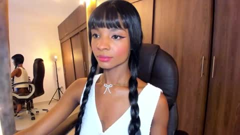 Snapshot of alika_houston chatting on 03/11/25, 06:32 IG Alik nasso online show from 03/11/25, 06:32